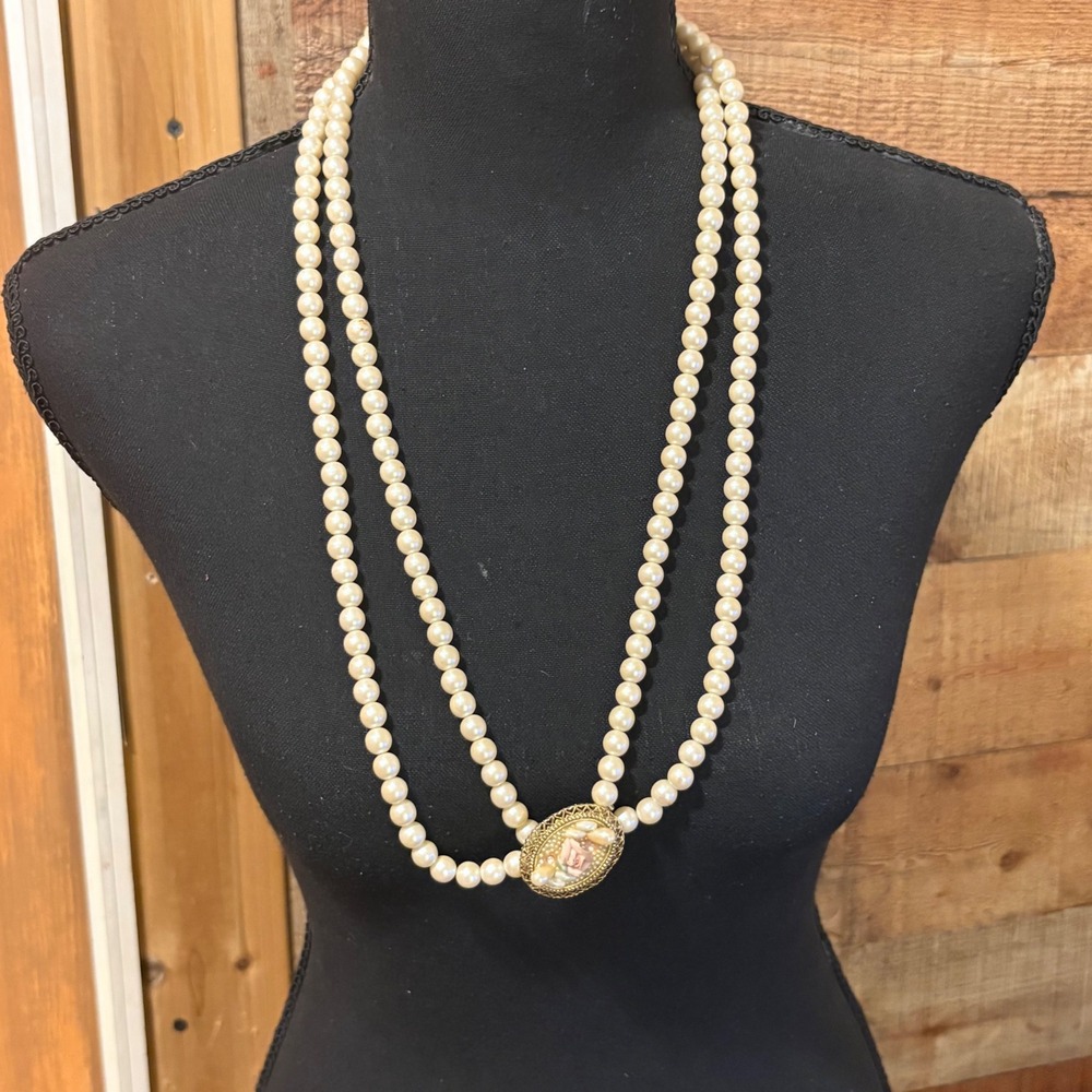 V+B Double Strand Pearl Necklace Gold Tone Filigree Porcelain Rose Clasp